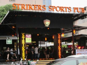 Strikers-Sports-Pub-Soi-Nana SOI NANA AUGUST 002 300x224 - Strikers-Sports-Pub-Soi-Nana